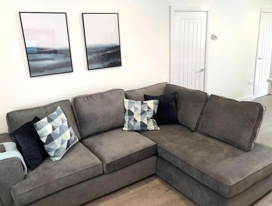 Rhondda Valleys With Breathtaking Riverside Views Llwynypia Экстерьер фото
